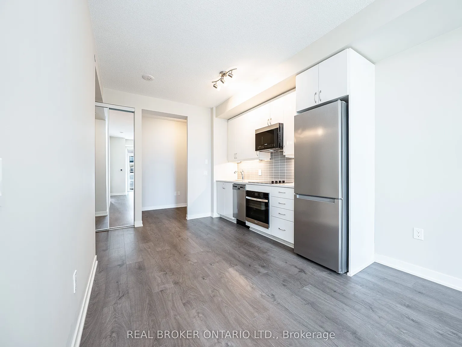 2 bed, $2,200 — Photo 3