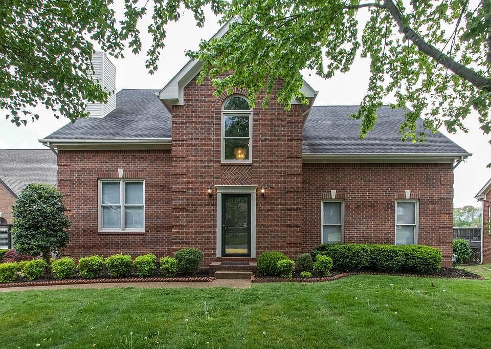 1st image of 922 Riverview Dr