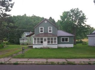 1610 Putnam St, Wakefield, MI 49968