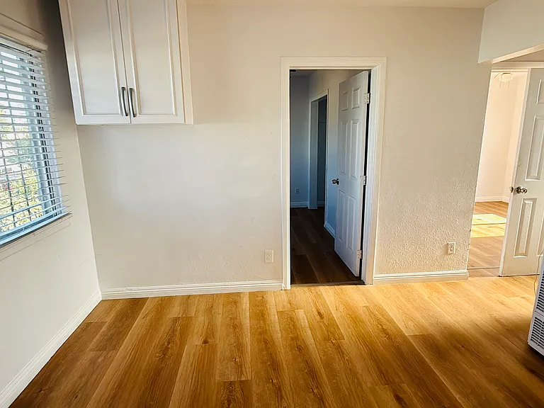 124 1/2 W 95th St #4 — Photo 11