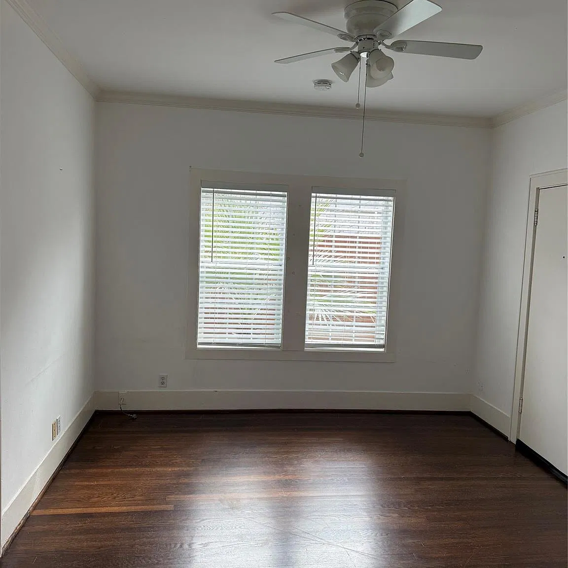 1 bed, 1.0 bath, 4360 sqft, $1,350 — Photo 2