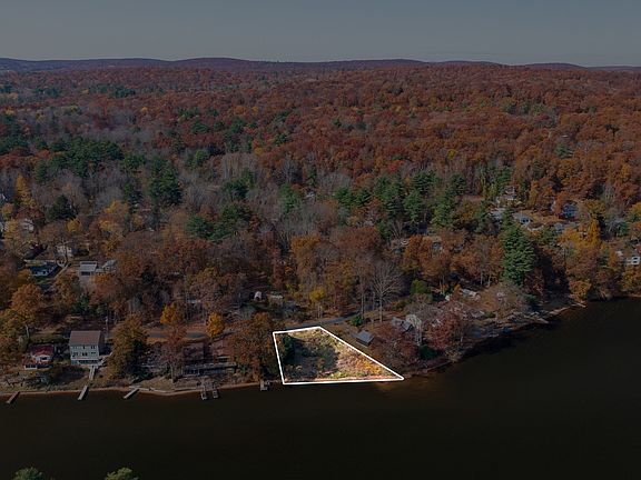 5th image of 83 Sandy Beach Rd