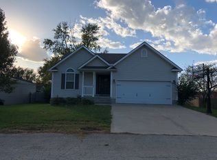 208 S May St, Dearborn, MO 64439