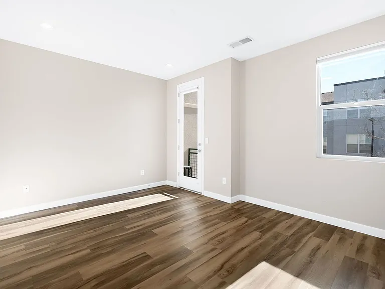 13543 E Longview Ave — Photo 17