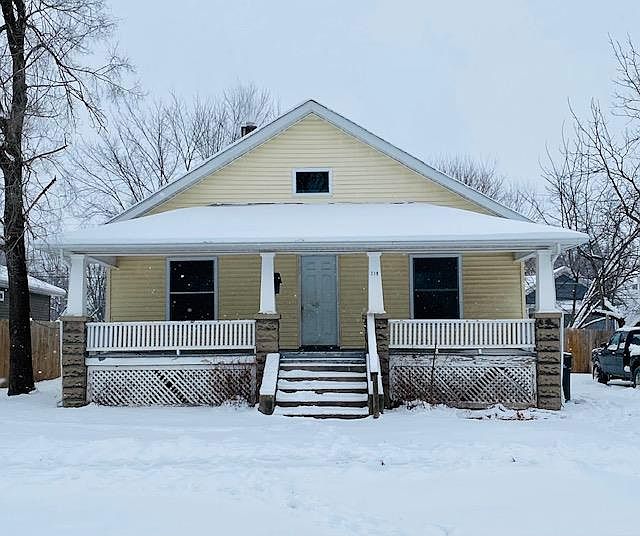 1st image of 719 E Washington St