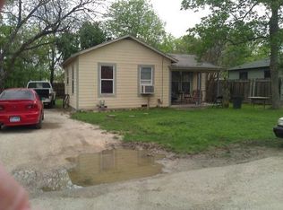 1054 Tabernacle St, Seguin, TX 78155