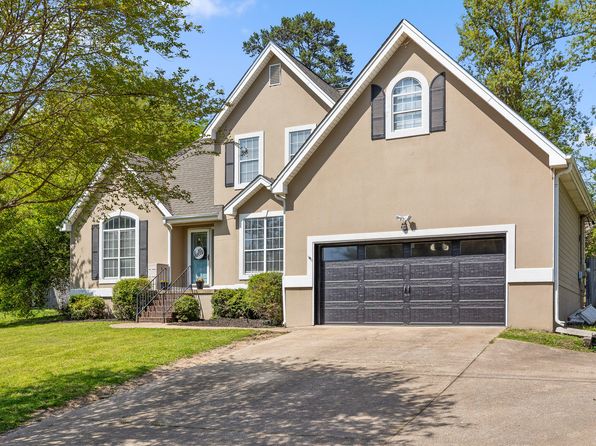 2321 Chimney Hills Dr, Soddy Daisy, TN 37379