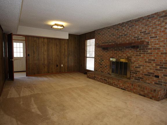 3rd image of 4 Misty Water Ln