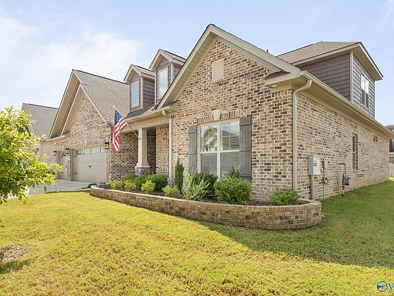 3rd image of 110 Blue Spruce Dr
