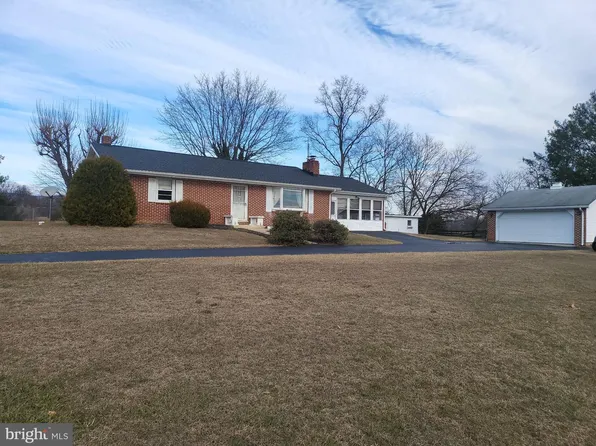 161 Oak Hill Rd, Carlisle, PA 17015