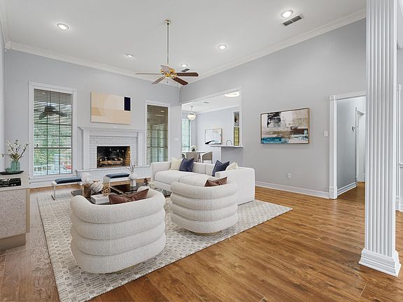 4th image of 3304 Pinecreek Dr