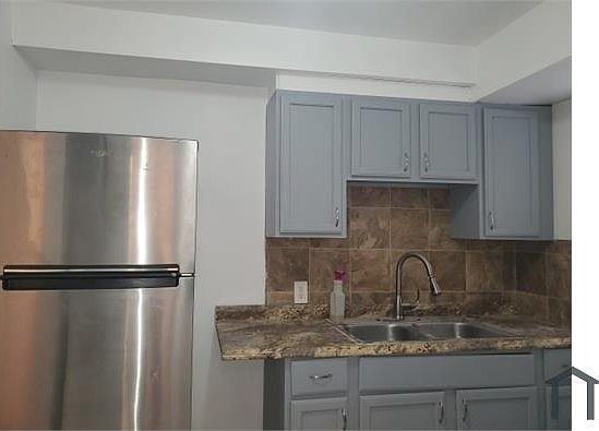 3rd image of 18510 Heyden St