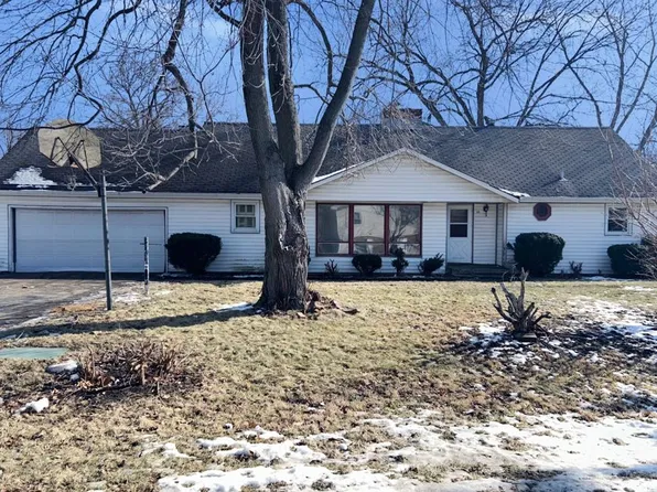 44 W Strasma Dr, Kankakee, IL 60901