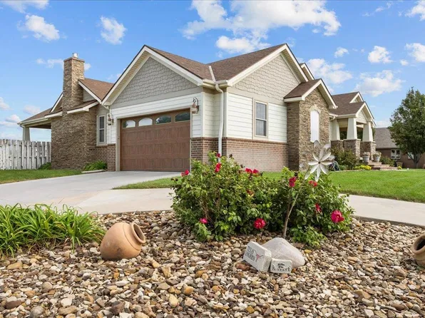 110 W 11th St, Ellinwood, KS 67526
