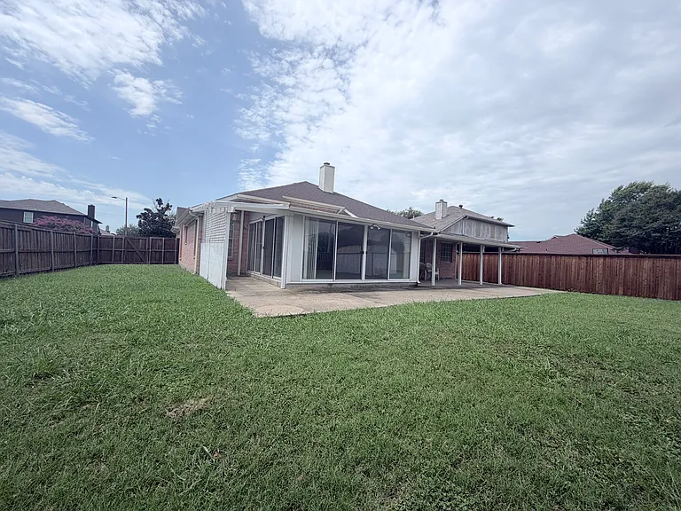 2207 Hickory Wood Trl — Photo 39