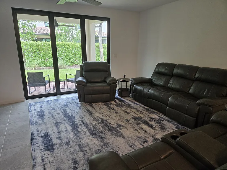 1542 Fells Cove Ln — Photo 3