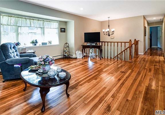 4th image of 37 Glenwood Dr