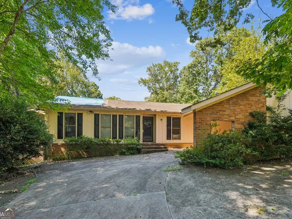 1196 Valley Dr NE, Conyers, GA 30012