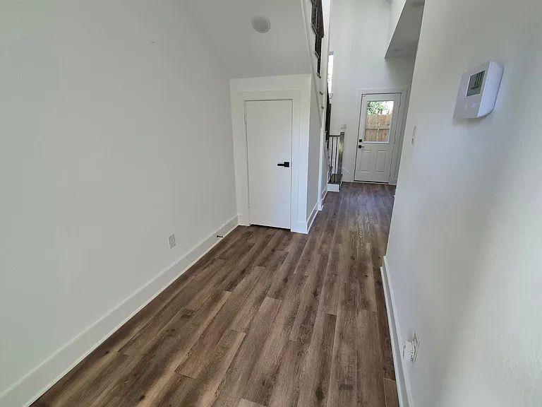 3003 Delano St — Photo 16