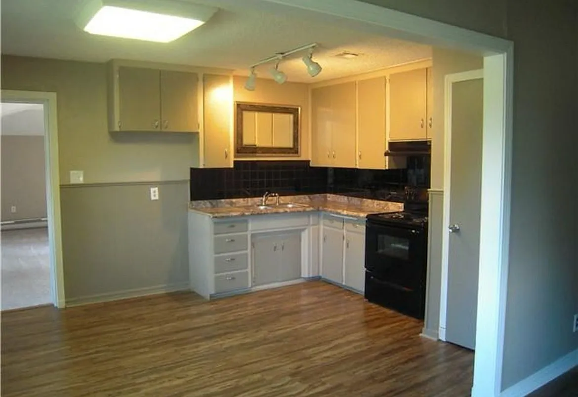 3 bed, 1406 sqft, $1,400 — Photo 3