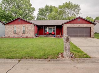 121 Timber Dr, Swansea, IL
