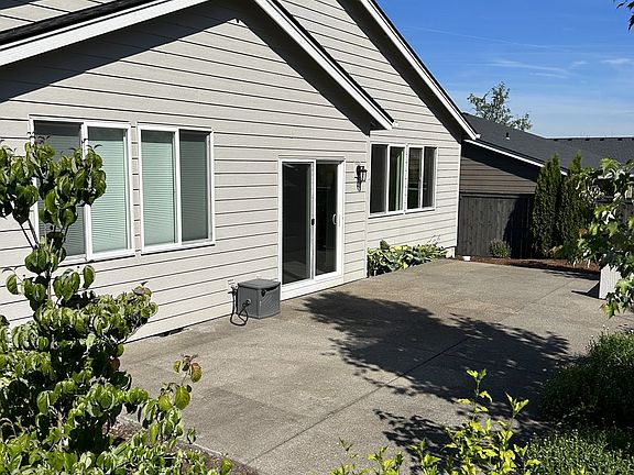 5th image of 1740 Shell Rock Dr
