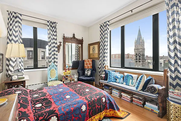 Sold by Compass | media 7