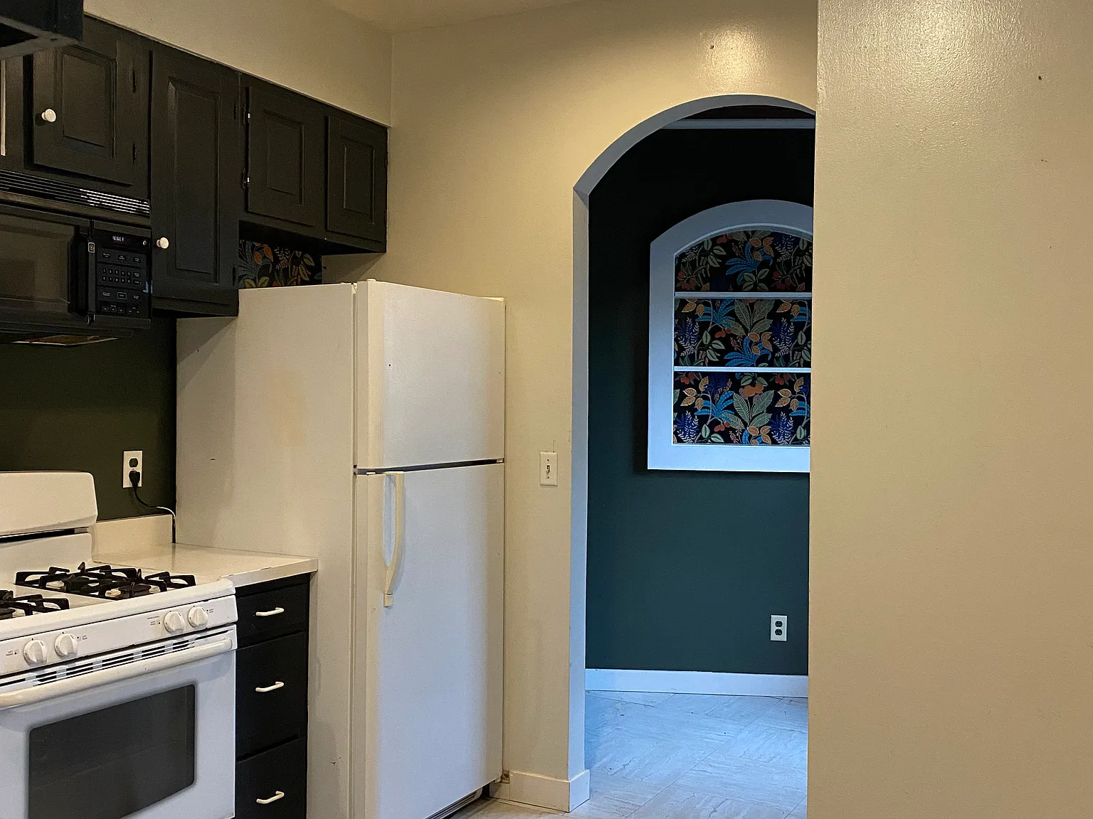 3 bed, 1800 sqft, $1,975 — Photo 3