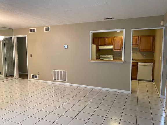 3rd image of 1363 Branch Dr #10