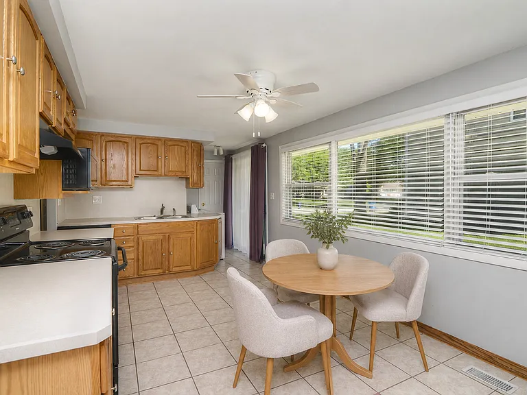930 Sharon Ln — Photo 11