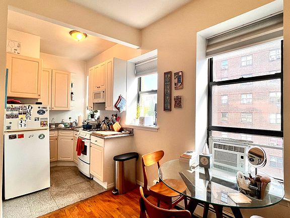 4th image of 201 W 101st St APT 5B