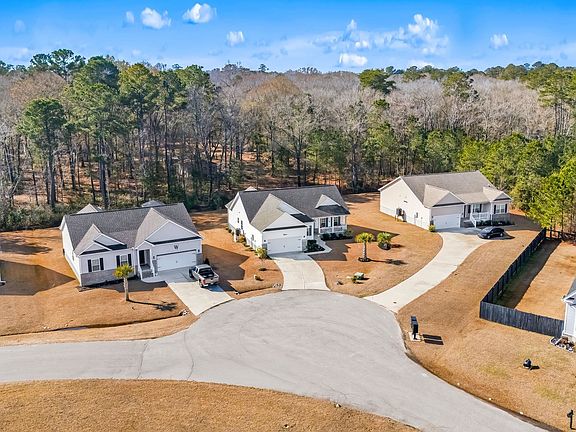 5th image of 549 Rose Ave.