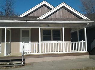 718 Kiowa St, Leavenworth, KS 66048