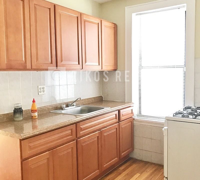 1st image of 2119 27th St APT A1