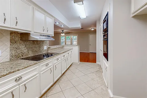 5338 Creekbend Dr Photo 1