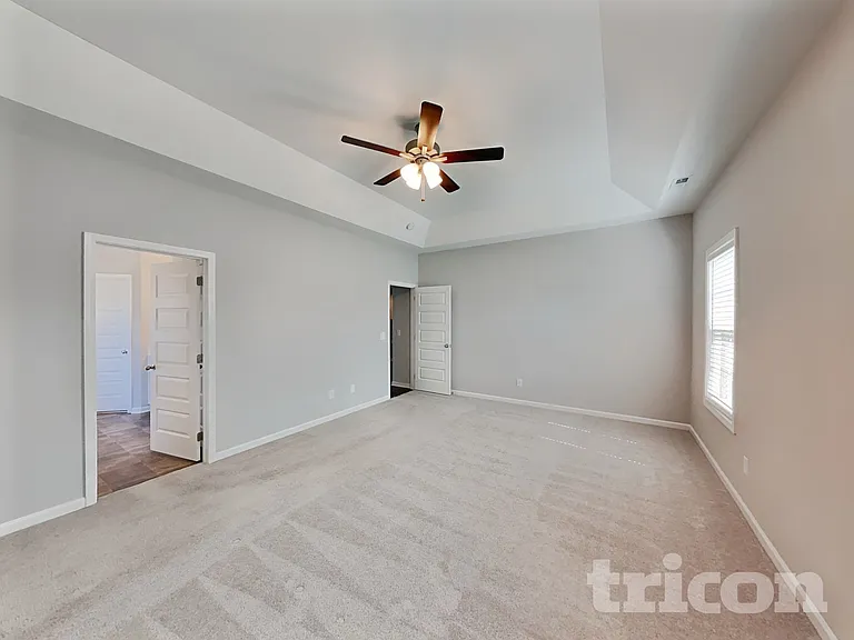 1022 Cyril Dr — Photo 6