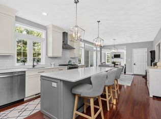 520 Little Sandy Pond Rd, Plymouth, MA 02360