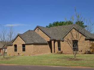 1 NW Heatherstone Cir, Lawton, OK 73505