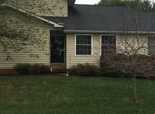 2 Blakeney Rose Ln, Huntington, WV 25705