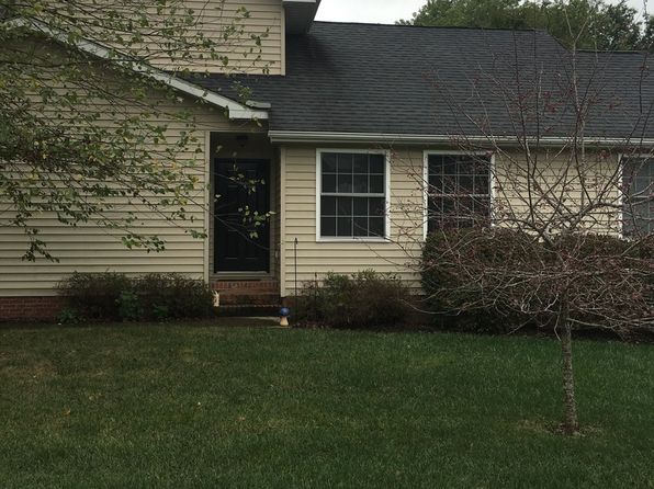 2 Blakeney Rose Ln