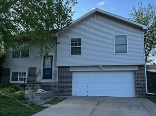 17706 Lillian St, Omaha, NE 68136
