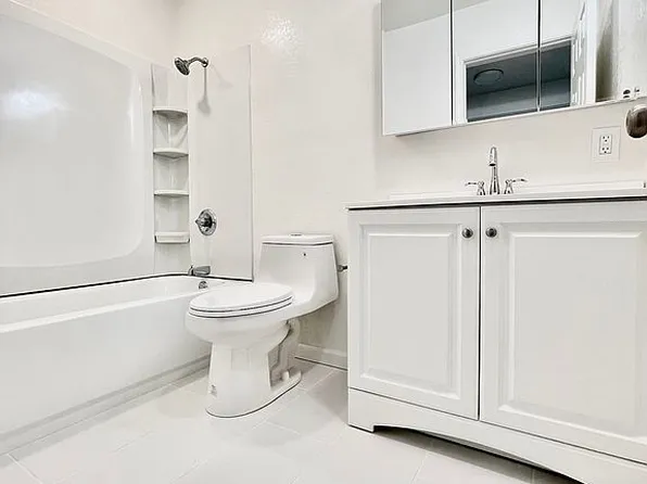 5645 Bancroft Ave, Oakland, CA 94605
