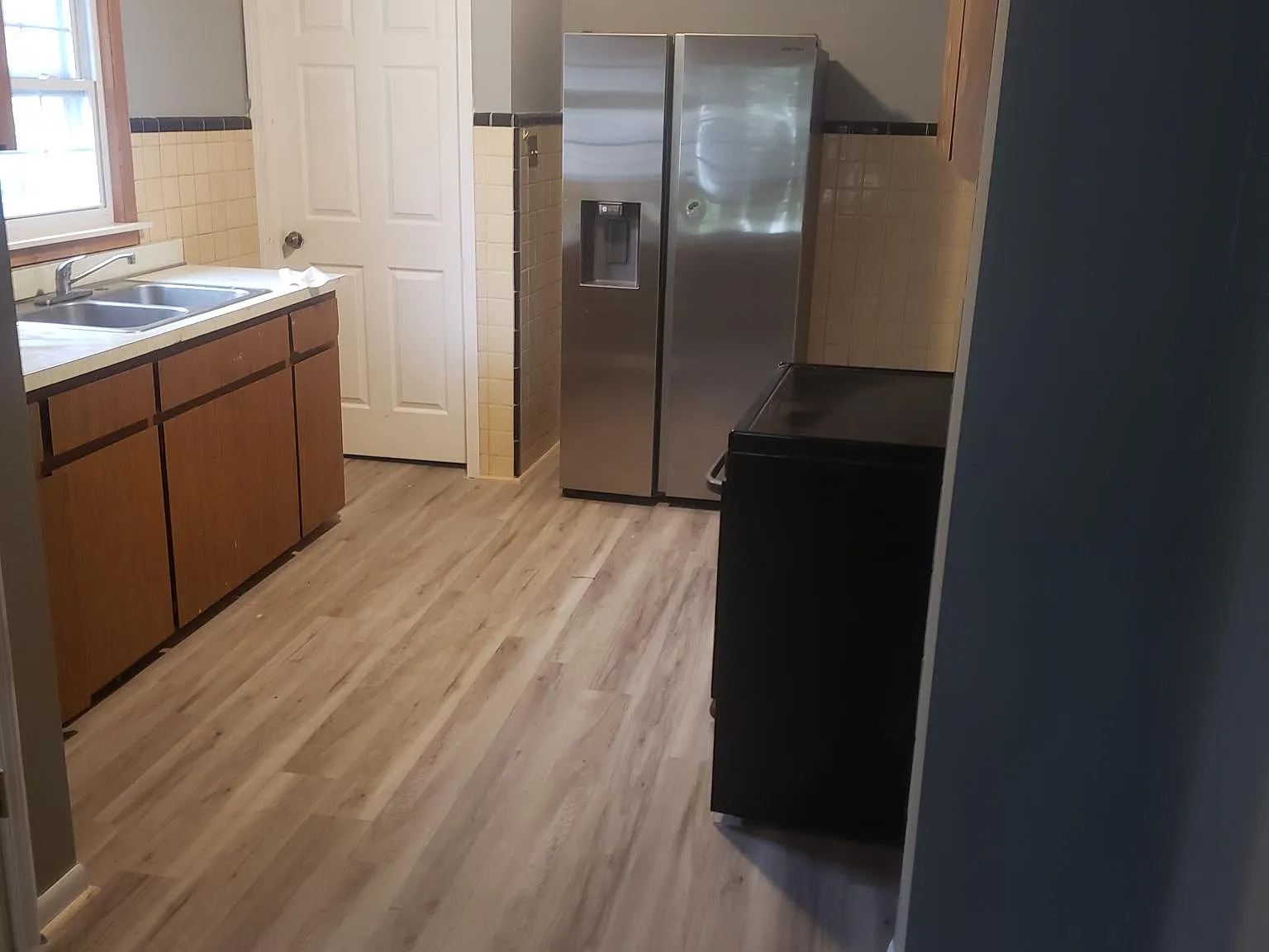 3 bed, 1067 sqft, $1,490 — Photo 3