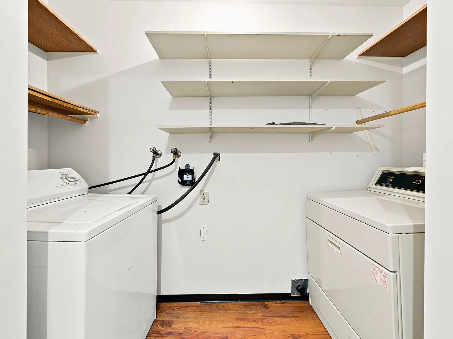 3 bed, 4048 sqft, $4,500 — Photo 3