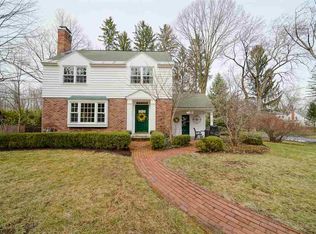 902 Charles St, Glenville, NY 12302