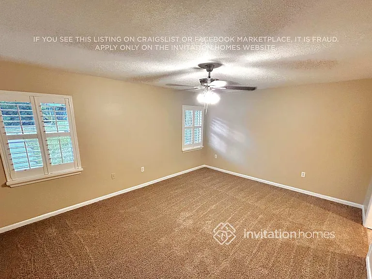7028 Doehring Dr — Photo 10