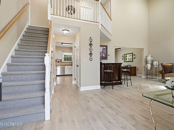 4th image of 28 Silverbrooke Circle