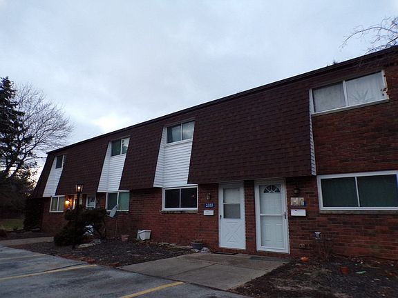 2nd image of 2555 Shakespeare Ln