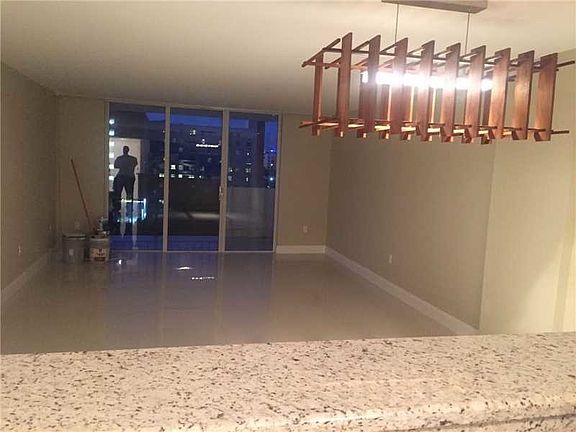 3rd image of 2780 NE 183rd St APT 1005
