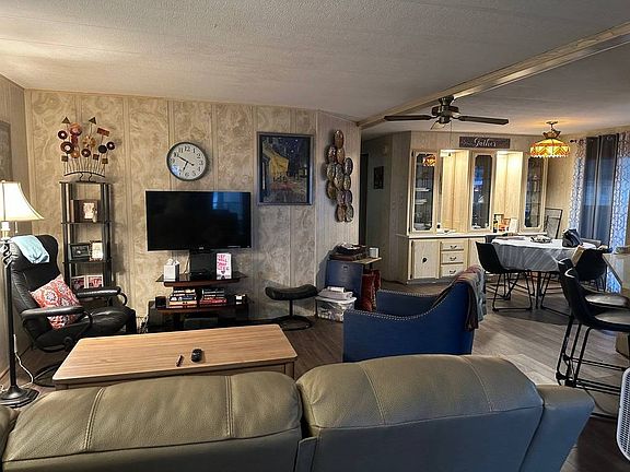 3rd image of 291 Alpine Dr